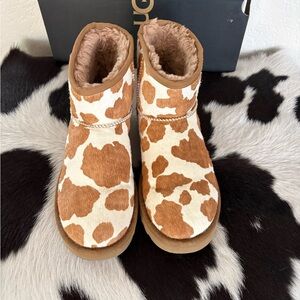 UGG Brown and White Leather cow print minis worn 1 time